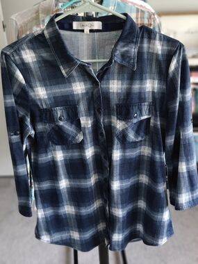 Eden & Olivia Navy Blue Plaid Button-Up Shirt